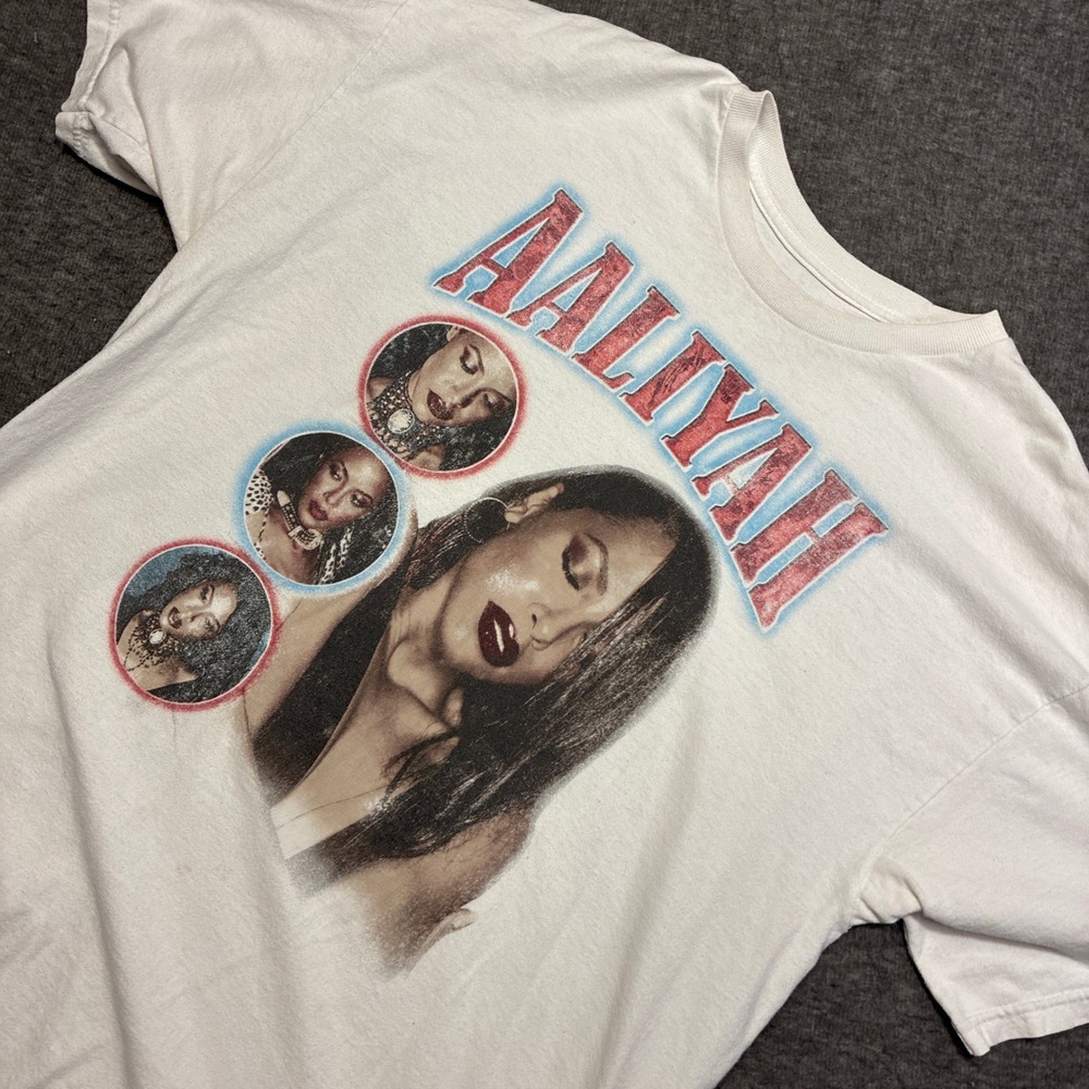 Ripple Junction Aaliyah T-Shirt Mens XL White Graphic Print Crew Neck